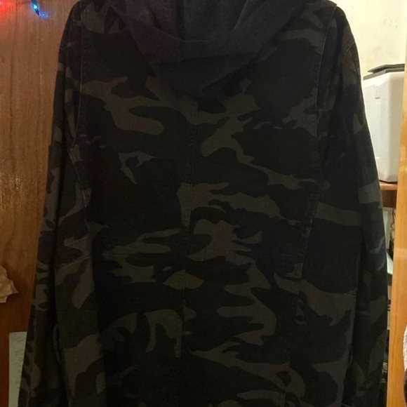 RSQ Camo Light Jacket - Picture 4 of 6